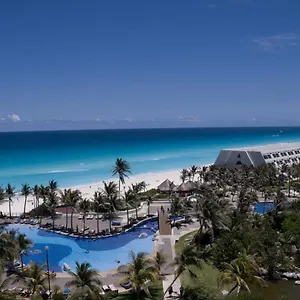 **** Resort Oasis Lite México